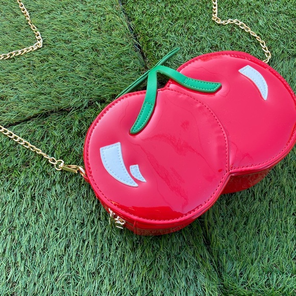 Cherry Purse 🍒 - Picture 3 of 15